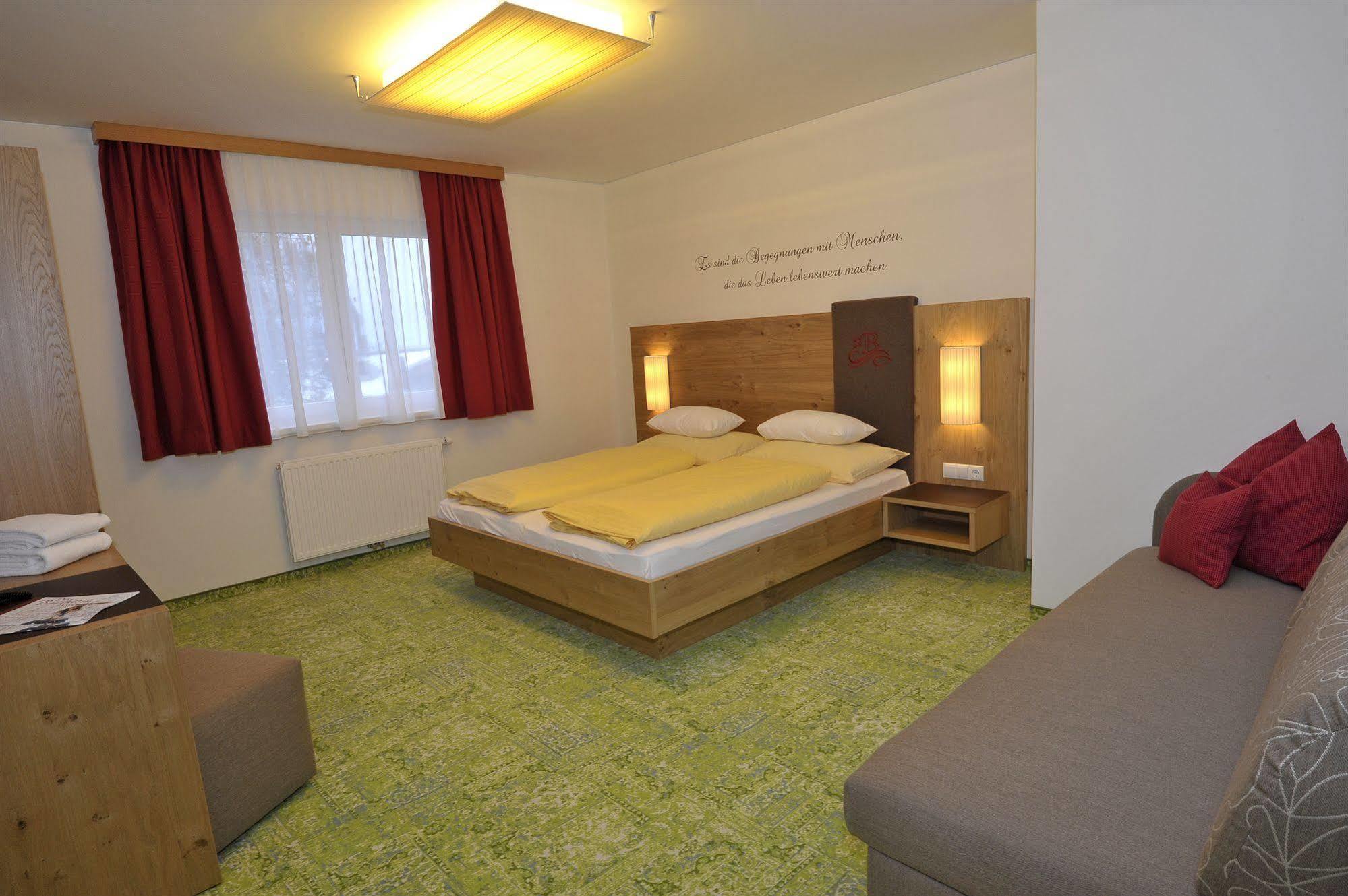 Die Barbara Appartements & Zimmer Schladming Exterior photo