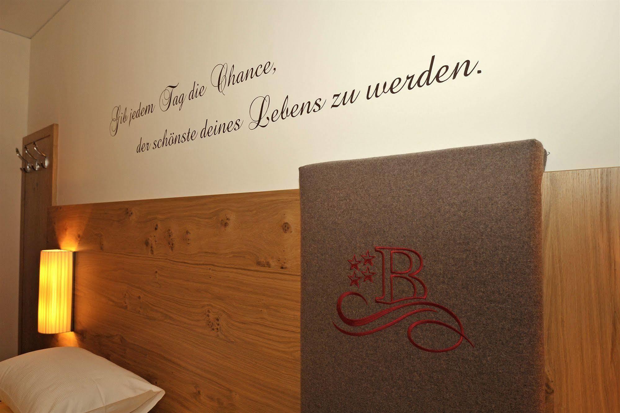 Die Barbara Appartements & Zimmer Schladming Exterior photo